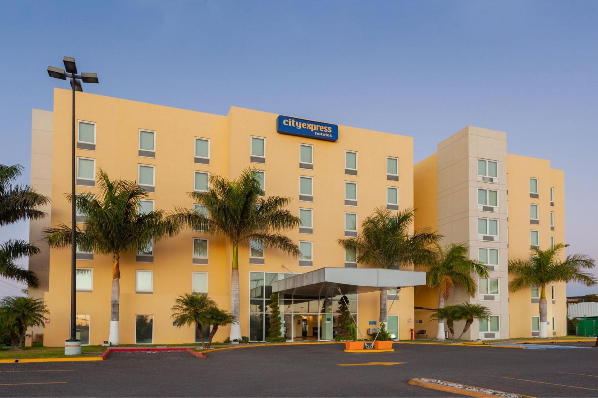 ซิตี้ เอ็กซ์เพรส เซลายา ปาร์เก Hotel เคลาญา ภายนอก รูปภาพ